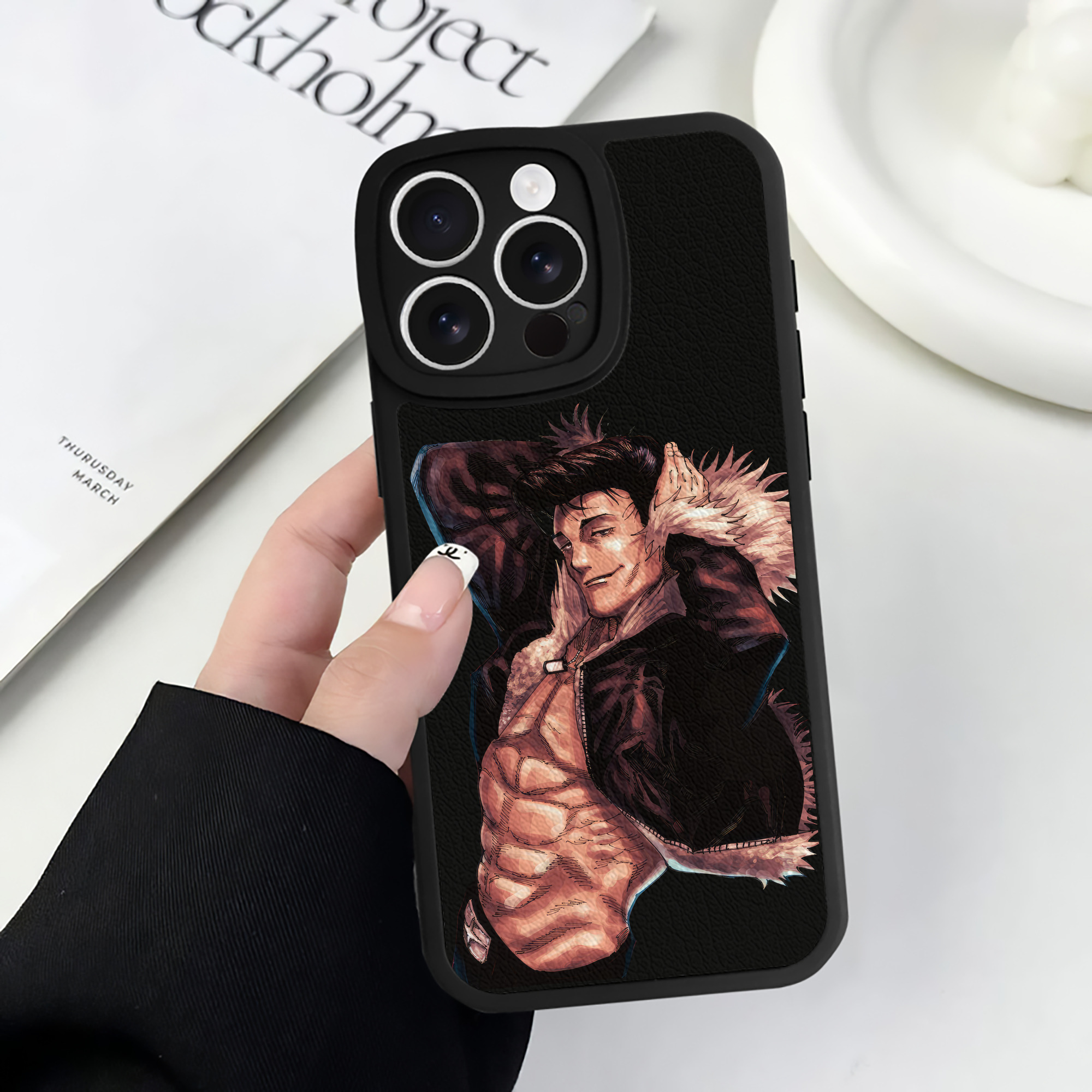 （画像用） 呪術廻戦 Jujutsu Kaisen 【iPhone 16シリーズ対応】シリコンスマホケース（レザー調） 材質：シリコン